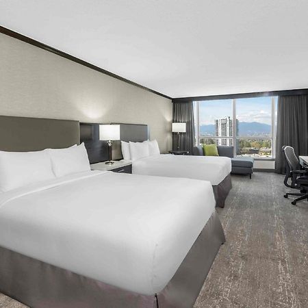 Hilton Vancouver Metrotown Бернабі Екстер'єр фото