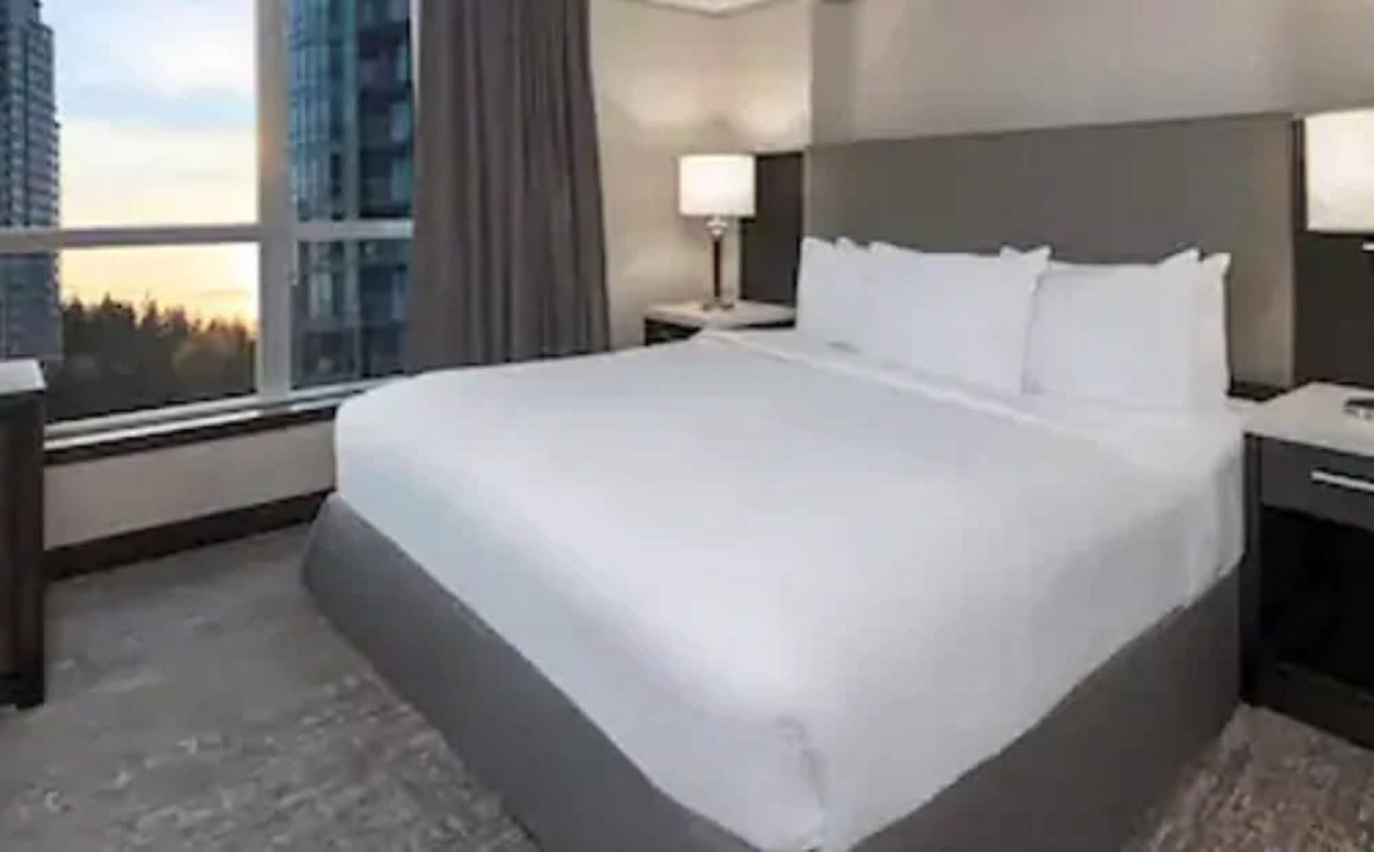 Hilton Vancouver Metrotown Бернабі Екстер'єр фото