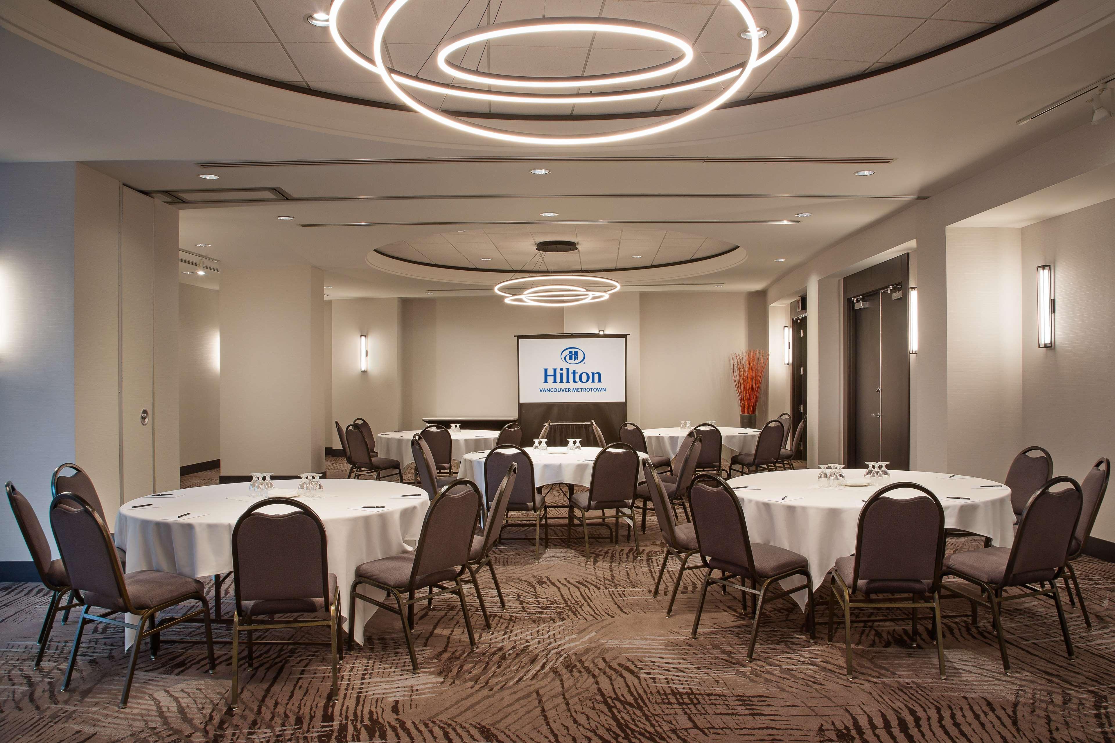 Hilton Vancouver Metrotown Бернабі Екстер'єр фото