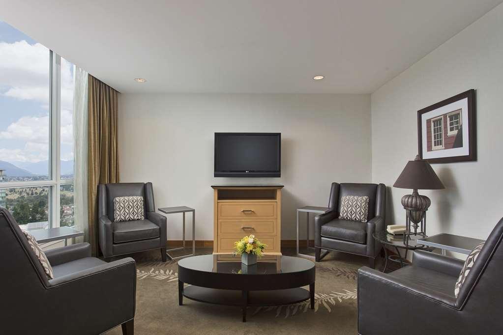 Hilton Vancouver Metrotown Бернабі Номер фото