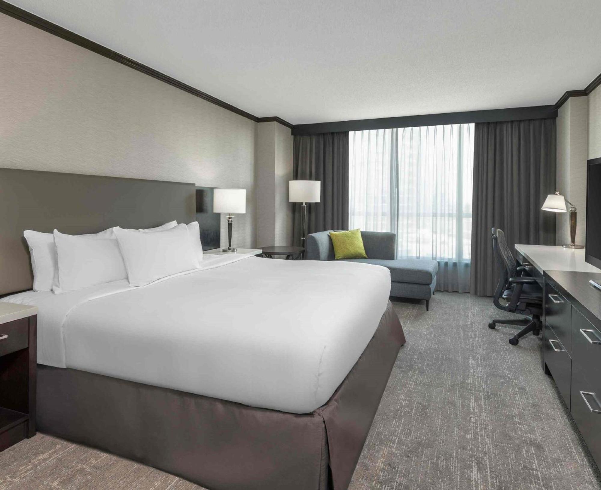 Hilton Vancouver Metrotown Бернабі Екстер'єр фото