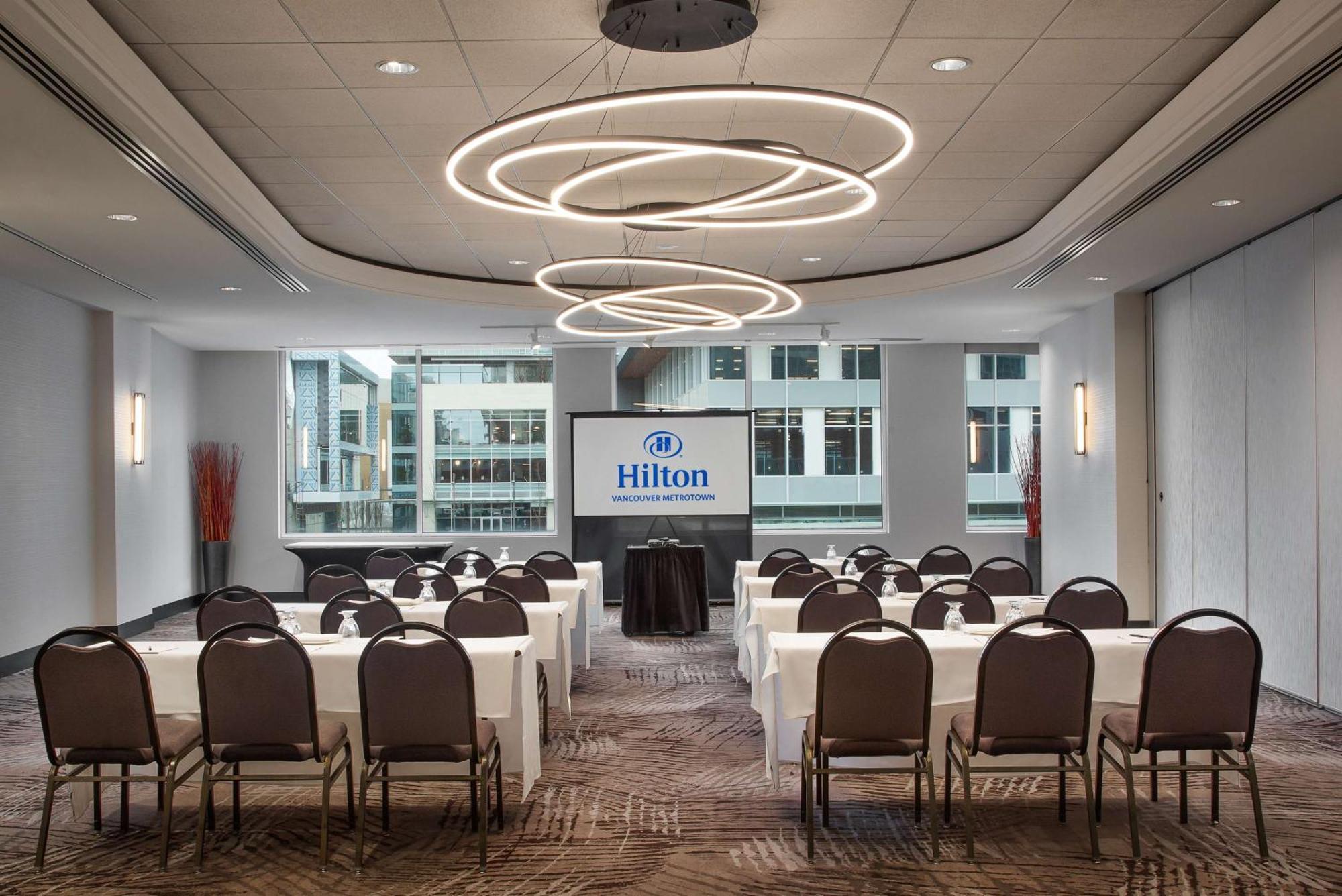 Hilton Vancouver Metrotown Бернабі Екстер'єр фото