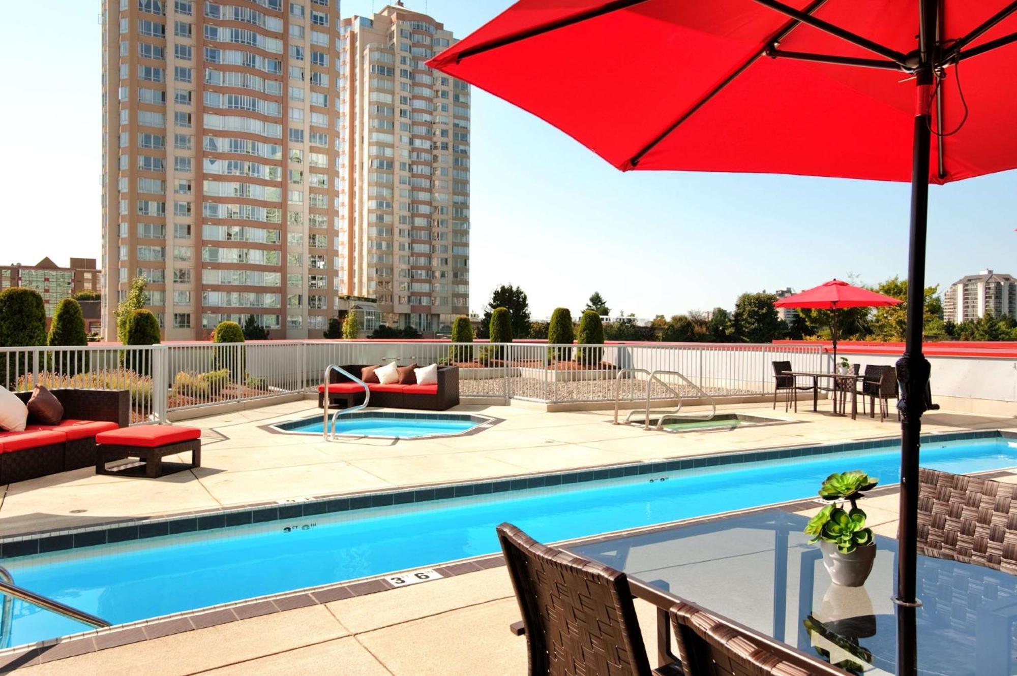 Hilton Vancouver Metrotown Бернабі Екстер'єр фото