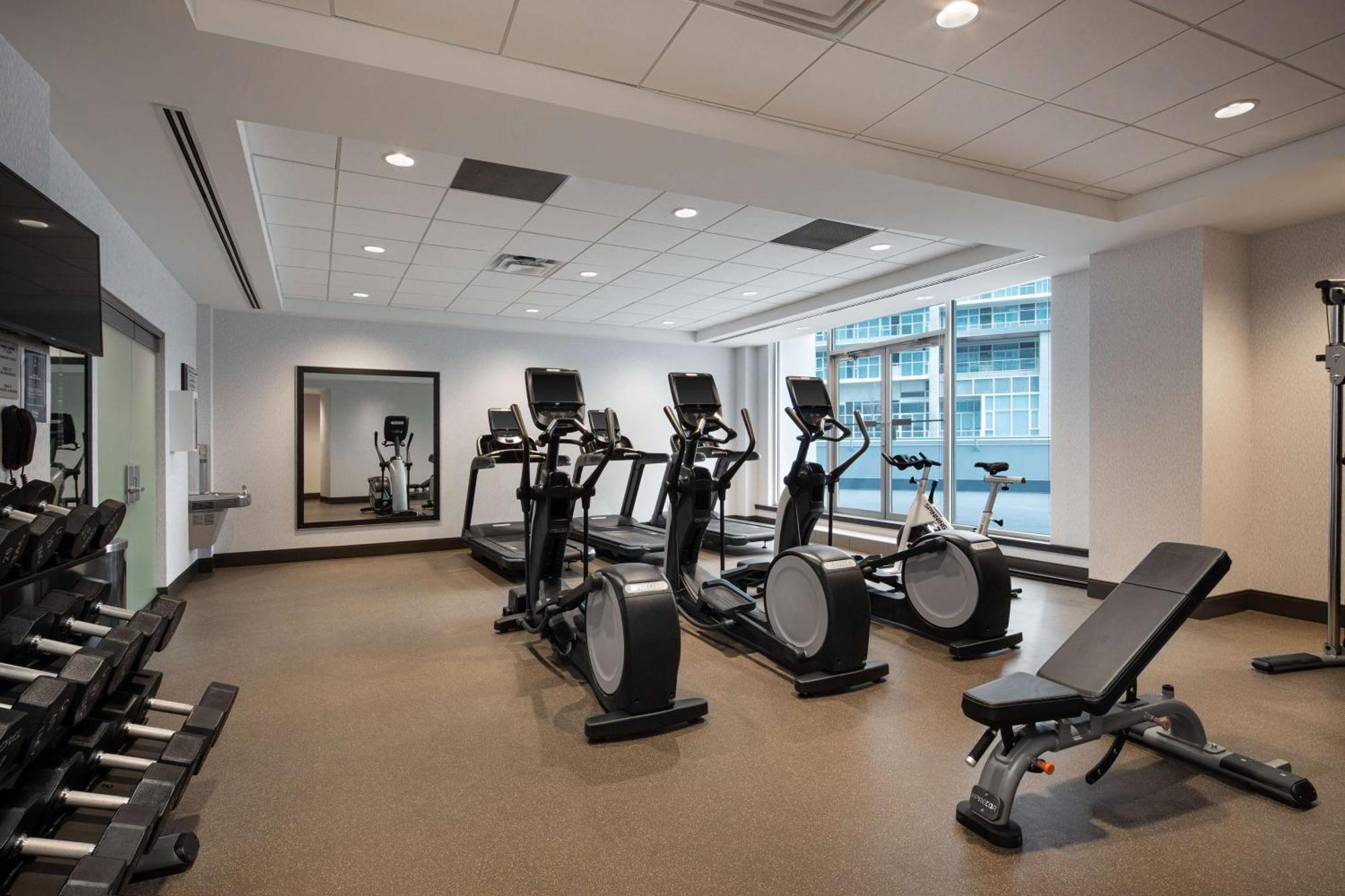 Hilton Vancouver Metrotown Бернабі Екстер'єр фото