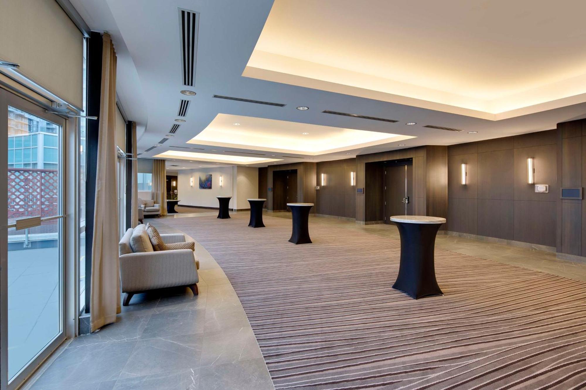 Hilton Vancouver Metrotown Бернабі Екстер'єр фото