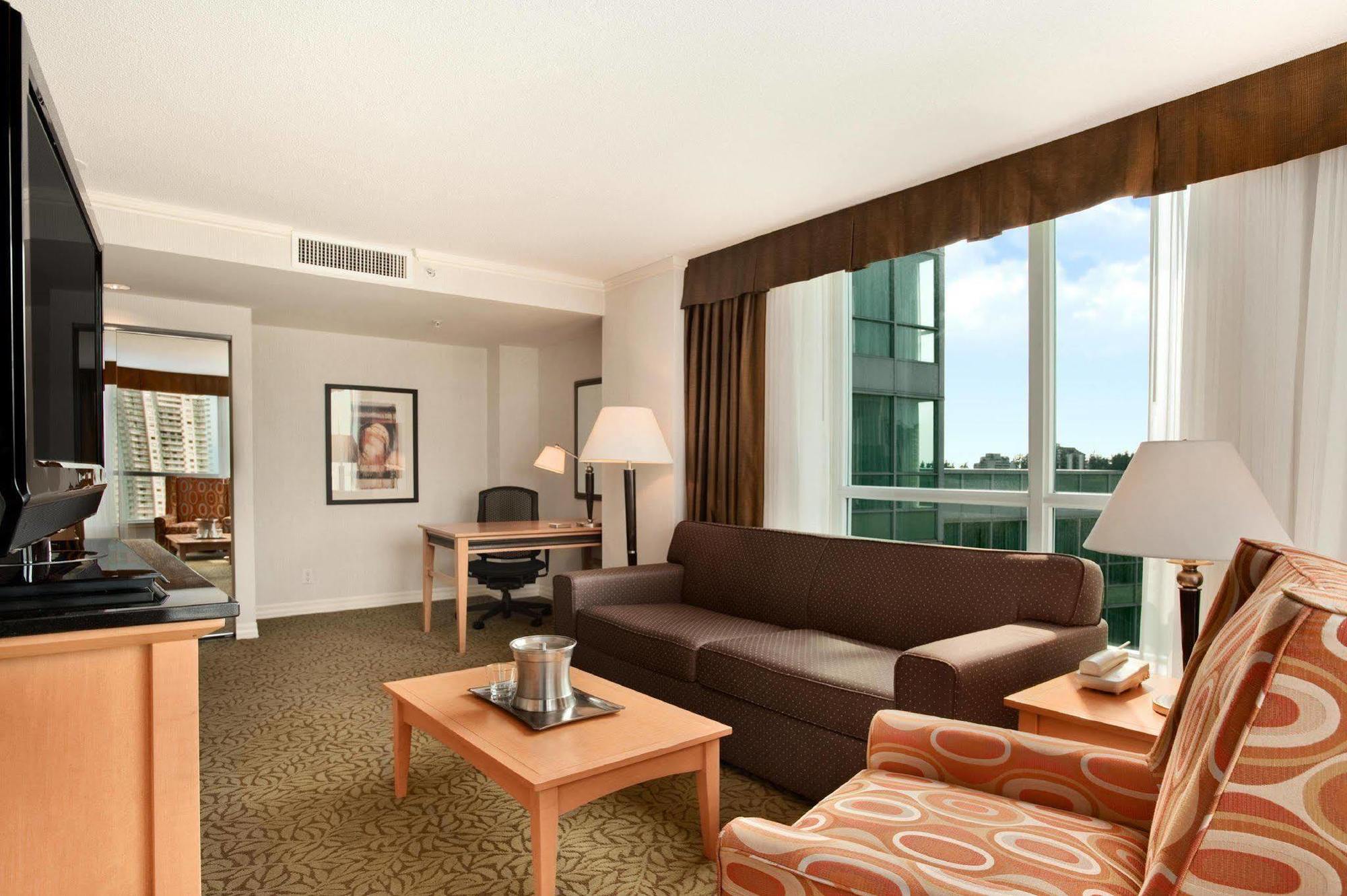 Hilton Vancouver Metrotown Бернабі Номер фото