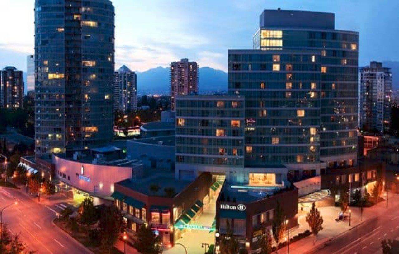 Hilton Vancouver Metrotown Бернабі Екстер'єр фото